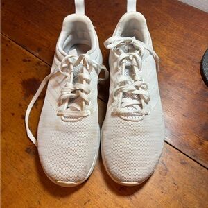 White Adidas shoes size 7.5 women’s